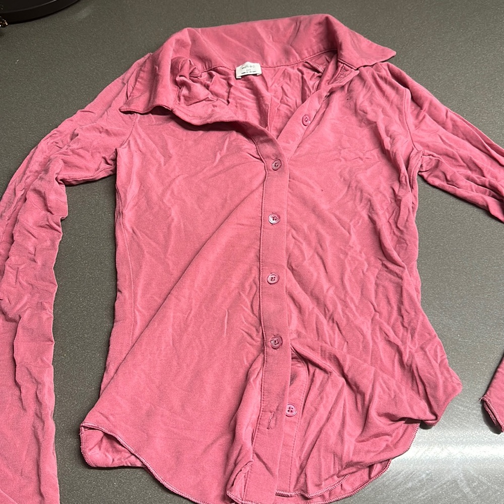 Wilfred pose long sleeve